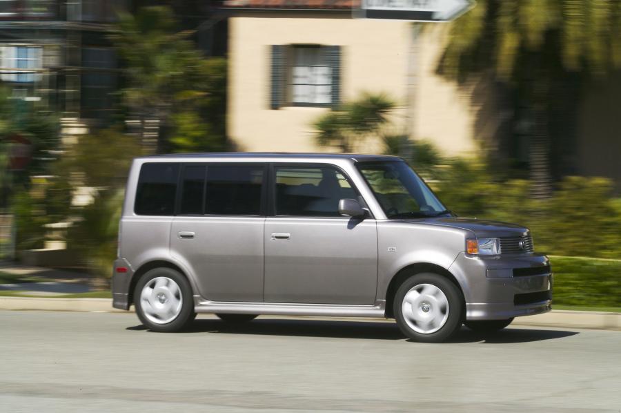  Scion xB 2003 года  (фото 17 из 42)